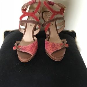 AKIRA Black Label Strappy Pump Sz. 7